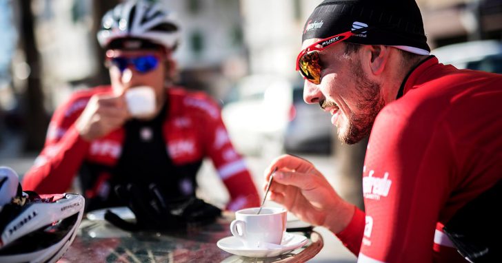 アイキャッチ画像「初めてのサイクルウェア 揃えたいウェアとサイズ選びの注意点」