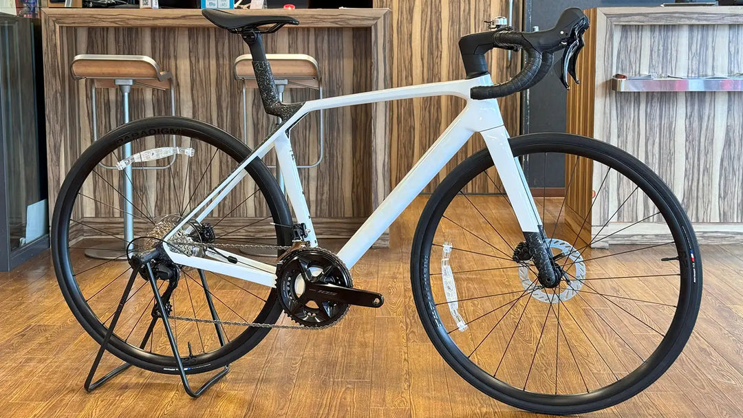 トレックのマドンSL5の2026年モデル TREK White