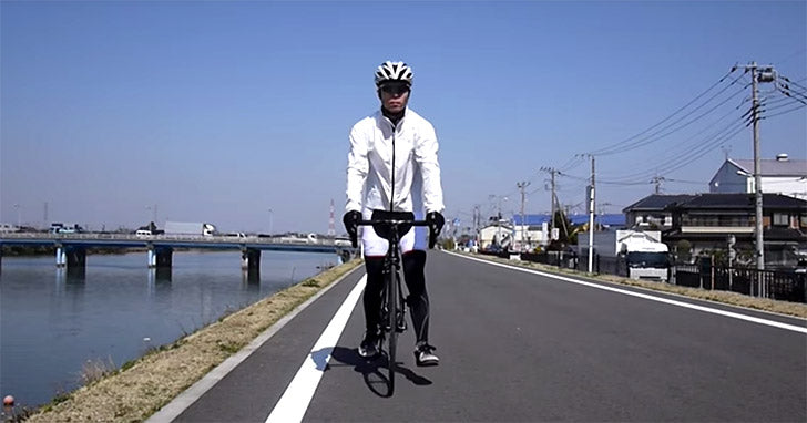 スポーツ自転車の上手な乗り降り方法