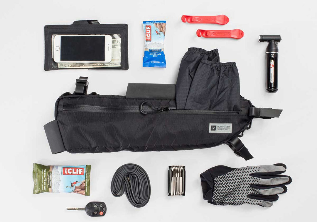 アドベンチャーフレームバッグ 中身