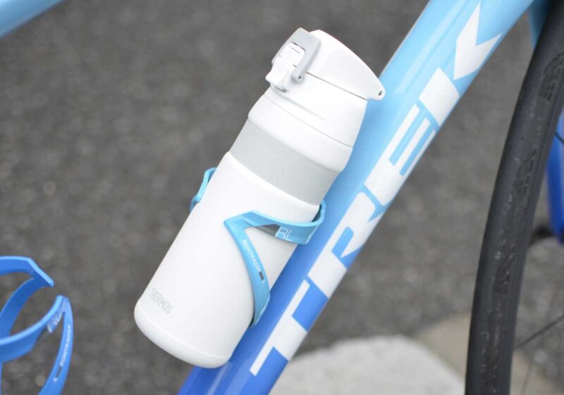 保冷も保温もOK！！自転車専用設計のマグボトルがサーモスから登場！！