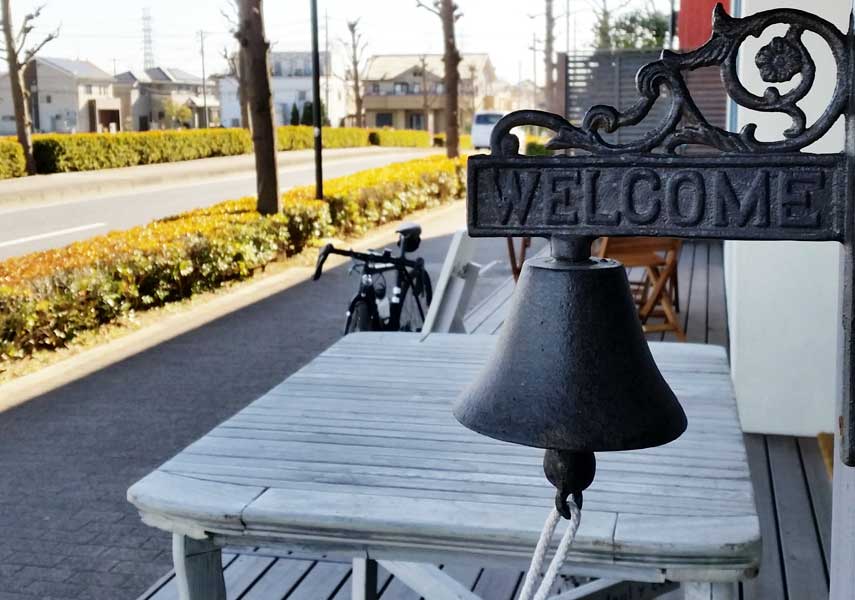 サイクリング途中で見つけた雑貨屋さん的佇まいのベーカリー＆カフェ青と台所（埼玉県吉川市）