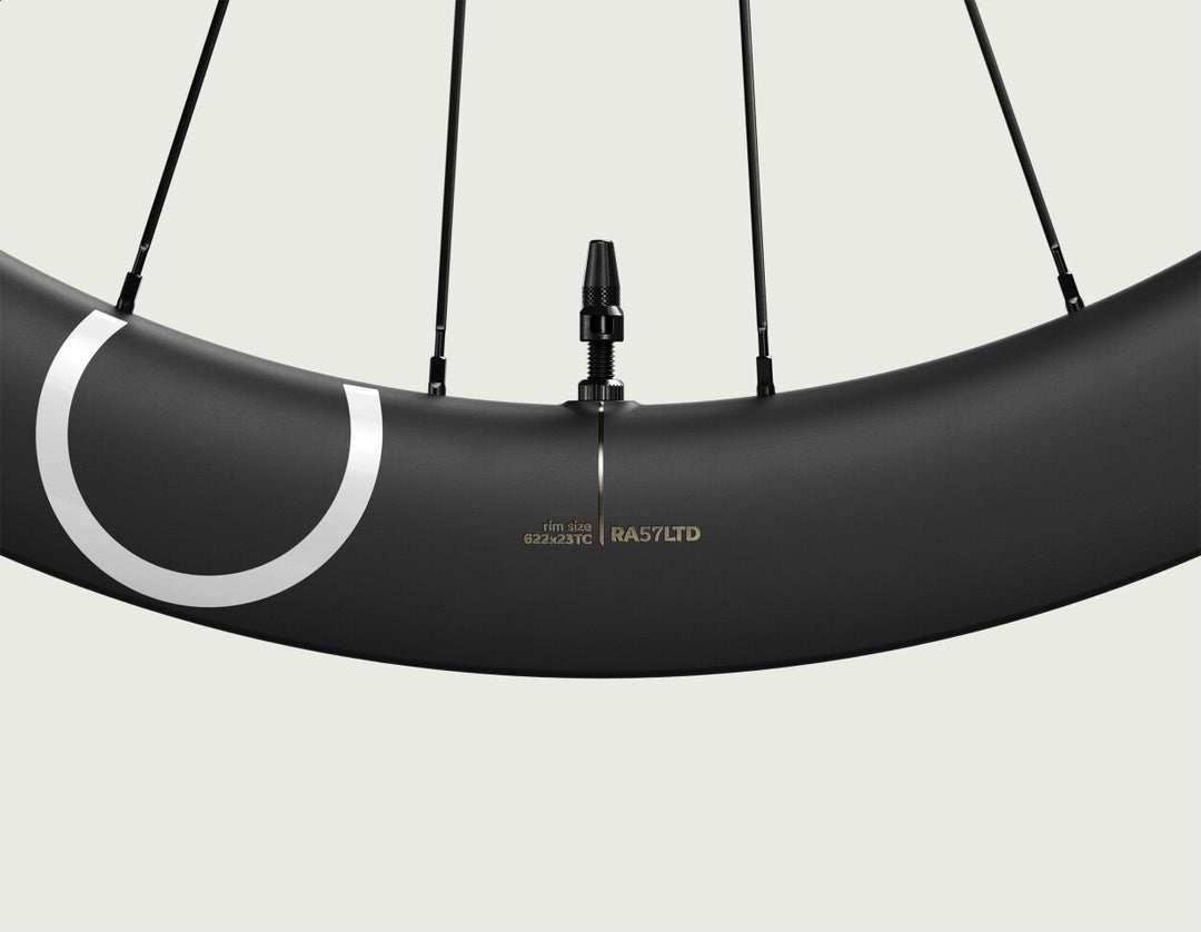 OQUO RA57 LTD｜万能なエアロ57mmで巡航も登り返しも速くするホイール