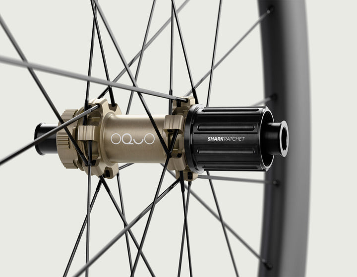 OQUO RA57 LTD｜万能なエアロ57mmで巡航も登り返しも速くするホイール