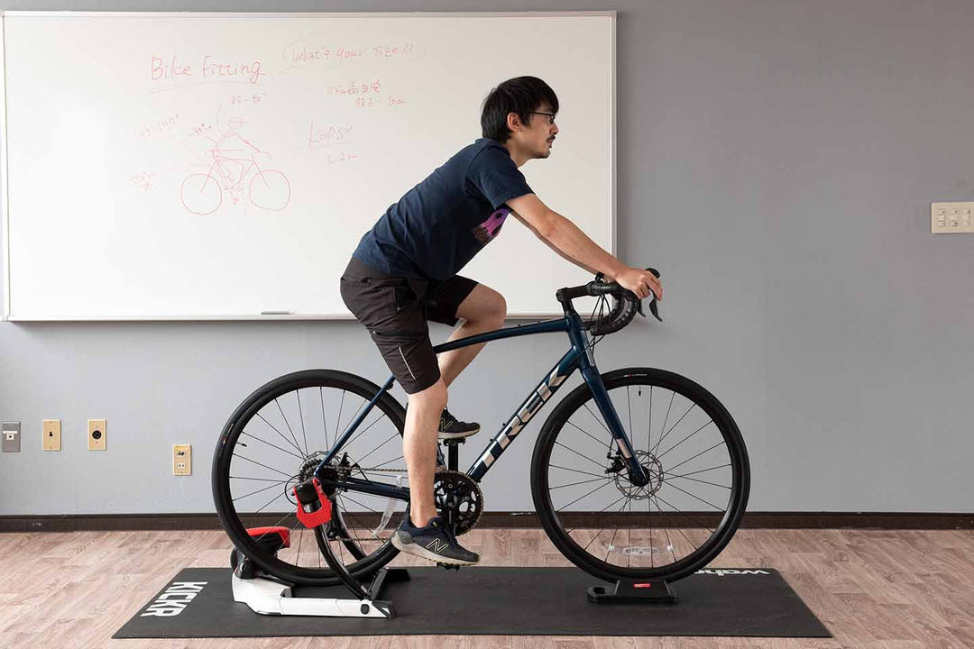 かなり大きいサイズのロードバイクに乗ったときの乗車姿勢を真横から確認