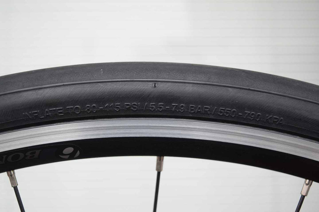 タイヤに記載されている空気圧の表記