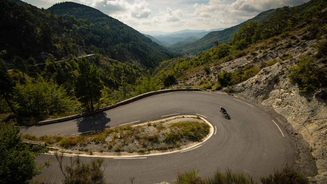 つづら折れカーボを上から撮影した写真