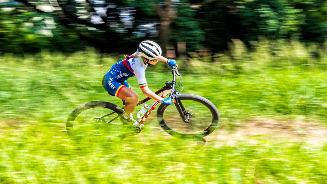 手首に負担のないハンドルの広さと近さが見て取れるイメージ写真