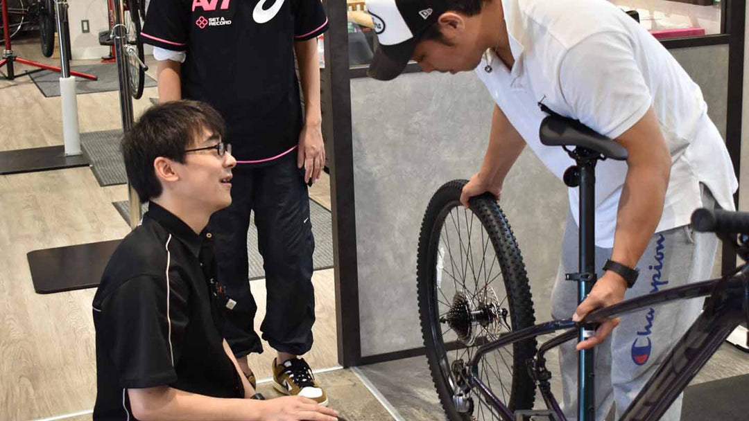 ホイールの脱着講習会の一コマ