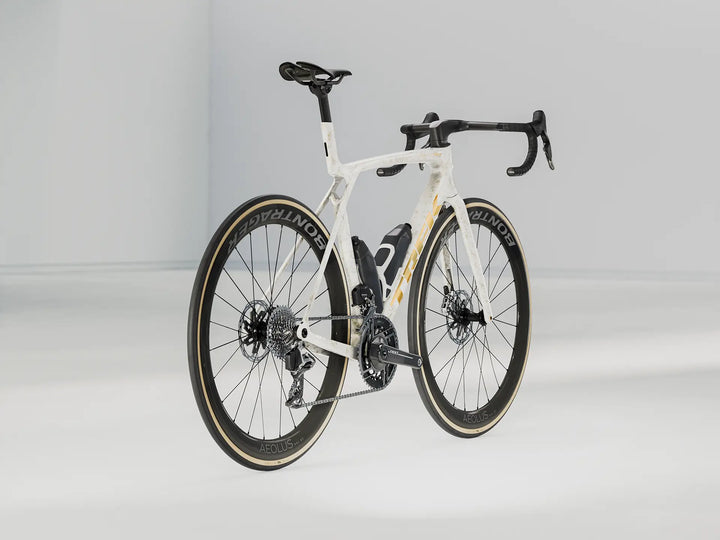 ブランド名：TREK、モデル名：Madone SLR 9 AXS Gen 8、カラー名：Era White / Supernova Marble、年式：2026