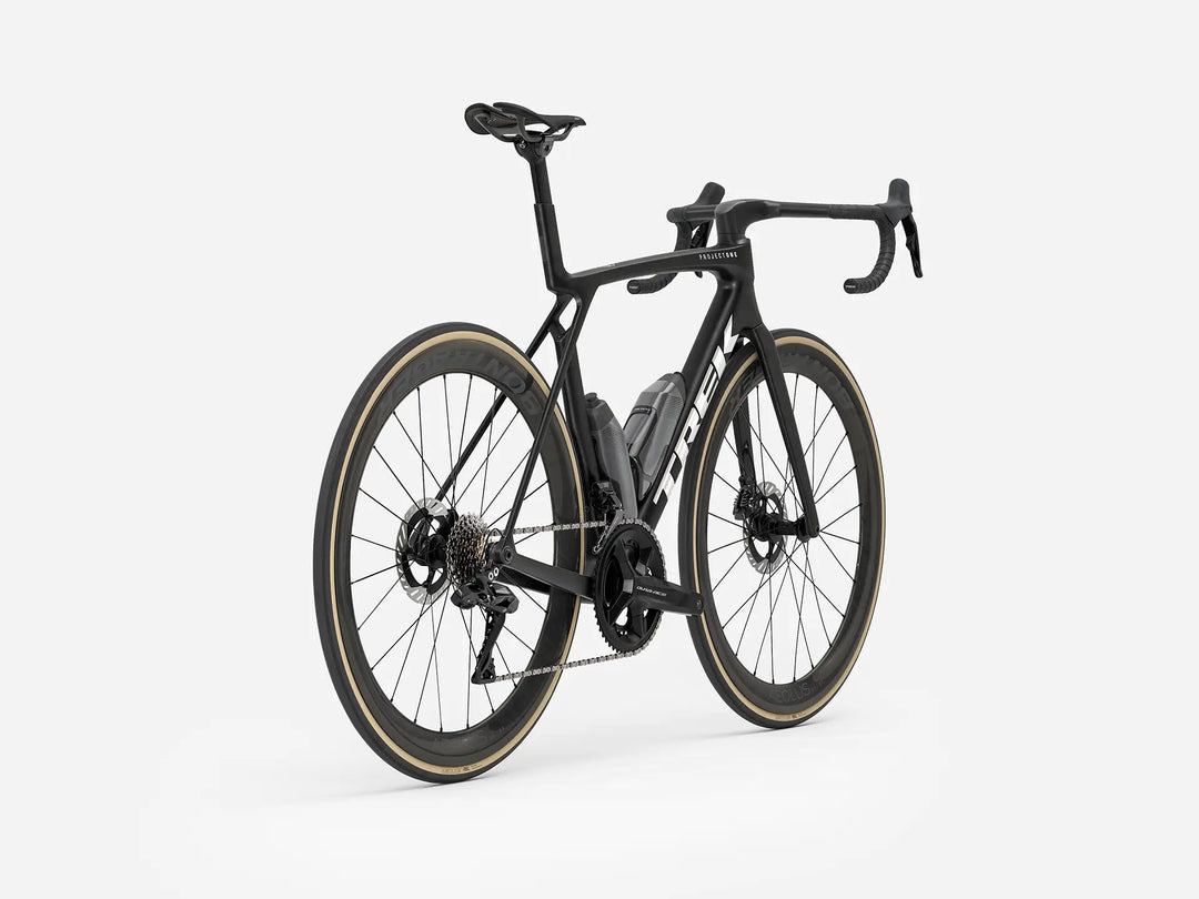 ブランド名：TREK、モデル名：Madone SLR 9 Gen 8、カラー名：Matte Deep Smoke、年式：2026