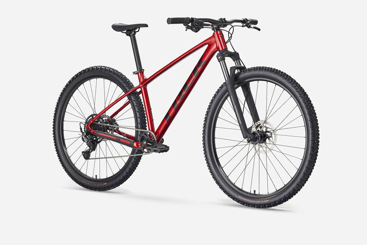ブランド名：TREK、モデル名：Marlin 5、年式：2026年、カラー：Fury Red