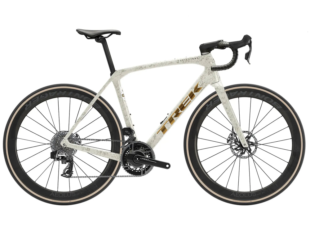 ブランド名：TREK、モデル名：domane slr 9 axs、年式：2026年、カラー：era white supernova marble