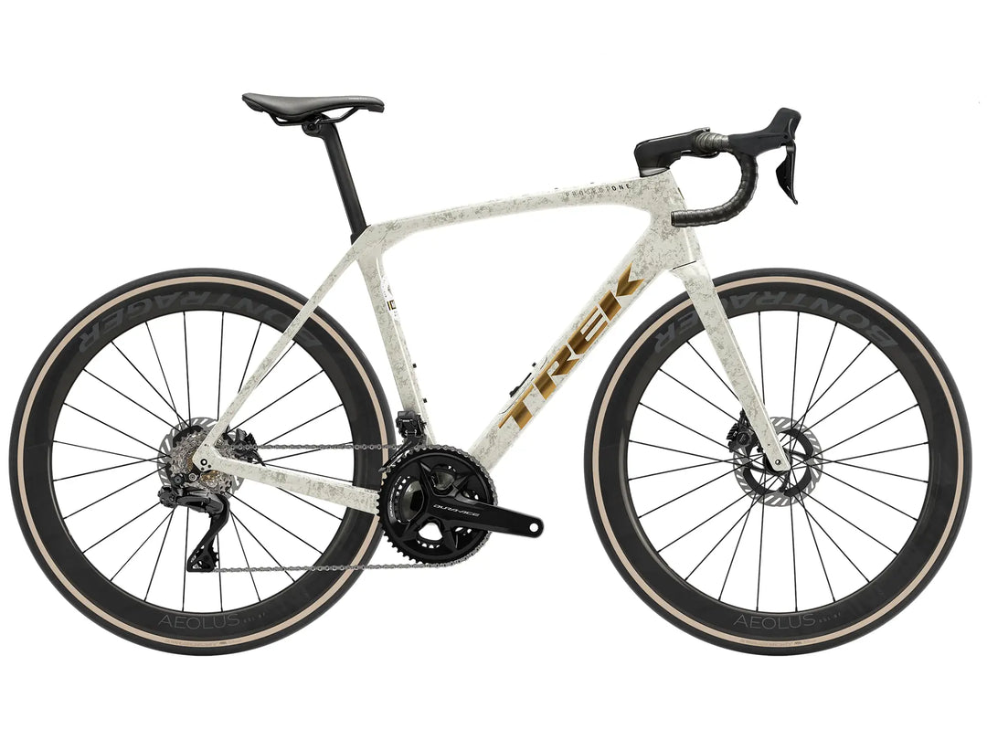 ブランド名：TREK、モデル名：domane slr 9 、年式：2026年、カラー：era white supernova marble