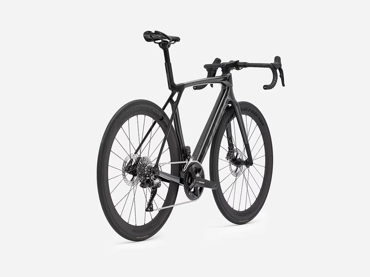 TREK Madone SL6 Gen8（2026年モデル）カラー：Gloss Dark Star/Matte Deep Smoke　右斜め後ろからの全体ショット