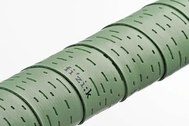 Fizik TERRA Solocush Tacky（フィジーク テラ ソロクッシュ タッキー）グリーンをハンドルに巻いた状態