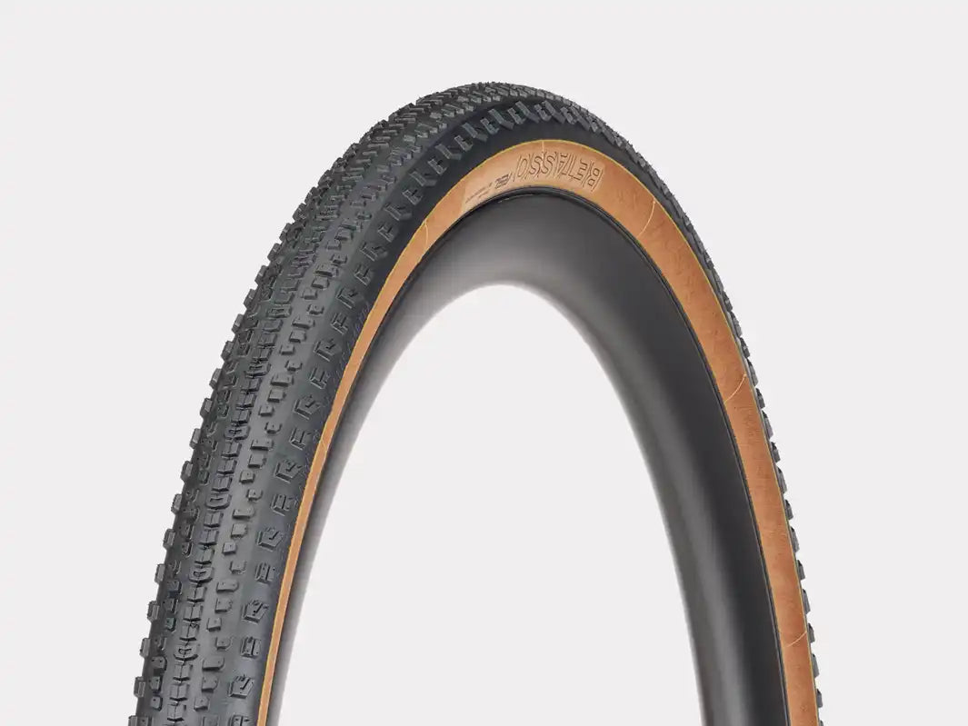 Bontrager Betasso RSL GX TLR Gravel 700×55㎜　Black/Tan リムに取り付けた状態