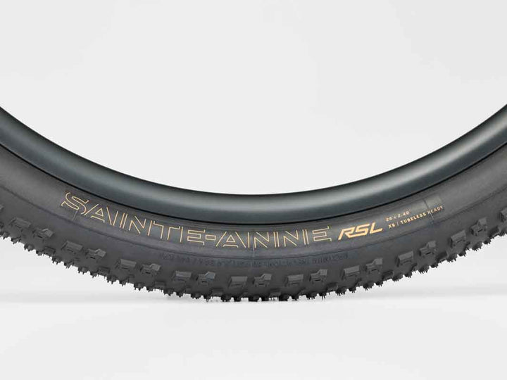 Bontrager Sainte-Anne RSL XR TLR MTBタイヤ（ボントレガー サンタンヌ  RSL XR チューブレスレデイ マウンテンバイク タイヤ）
