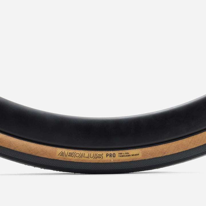 Bontrager Aeolus Pro TLR（ボントレガー アイオロス プロ チューブレスレディ）ロードタイヤ