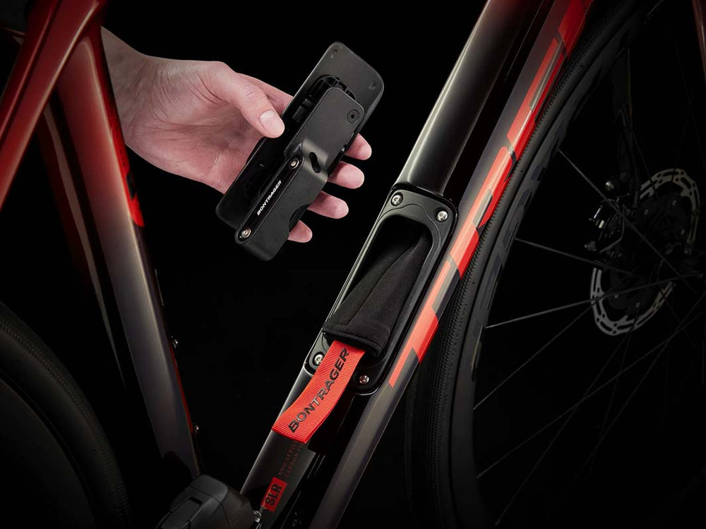 Domane SLRのストレージの蓋の裏にツールの収納ができる