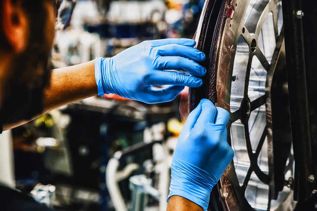 ボントレガーのカーボンホイール製造行程の写真２