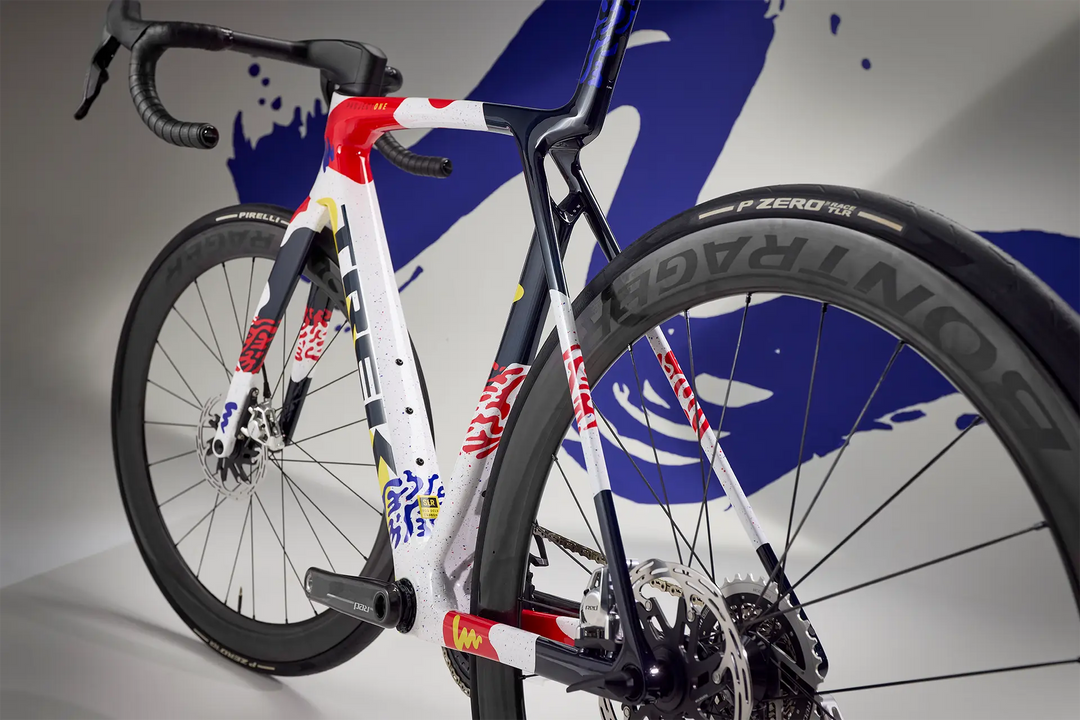 Trek Madone SLR Projectone Iconカラー：Couler（クーレ）、斜め後方からチェーンステーなど