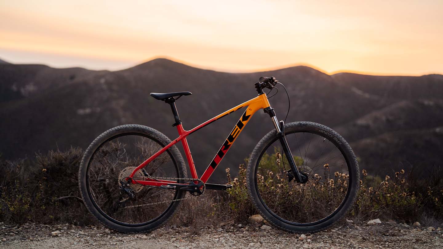 トレックマーリンと夕やけの画像