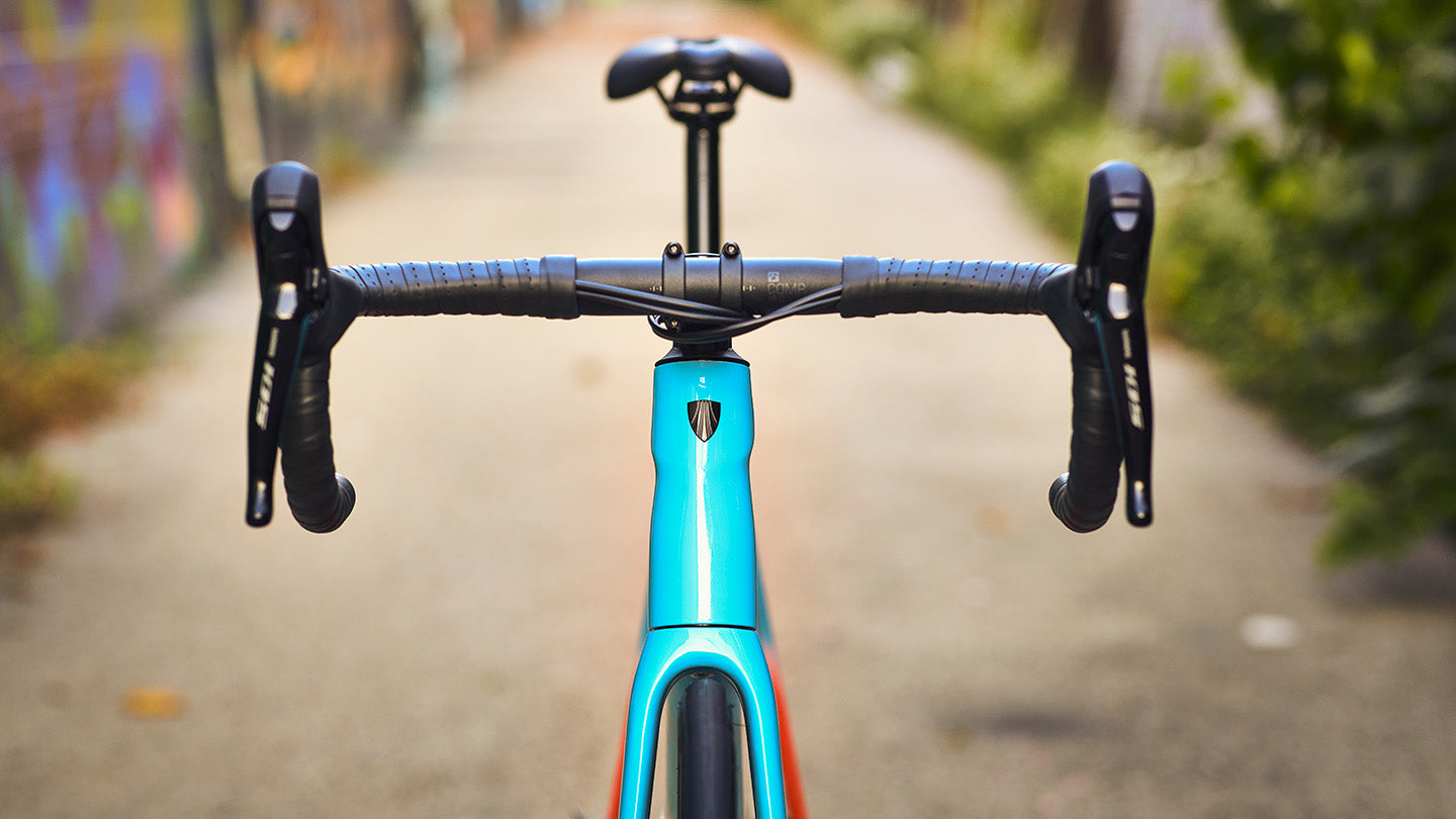 トレック エモンダ ALR（Trek Emonda ALR ）正面画像