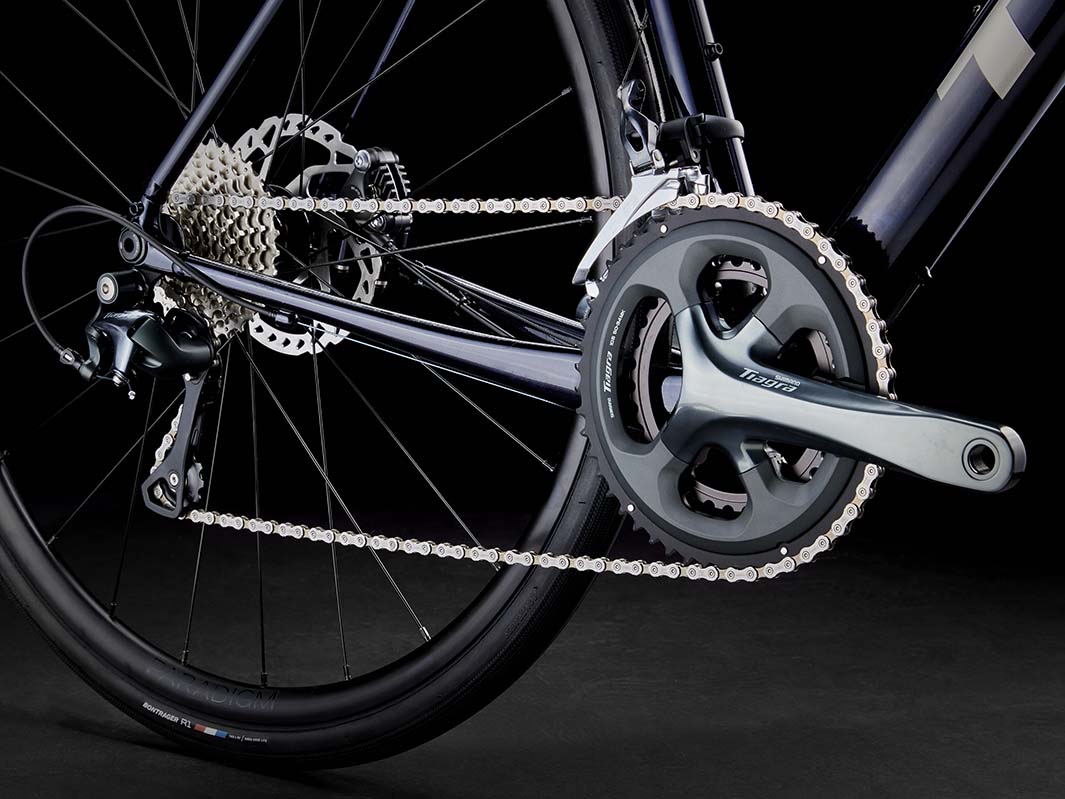 Trek Domane AL4 Gen4 ブルーのドライブトレイン画像。シマノのティアグラ搭載。