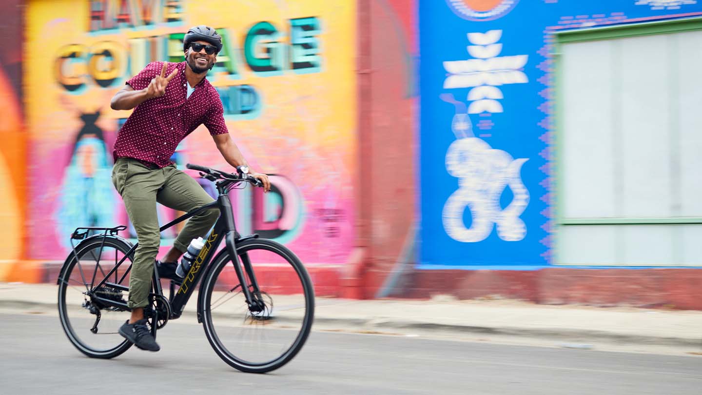 eクロスのFXプラスに乗りながらピースサイン