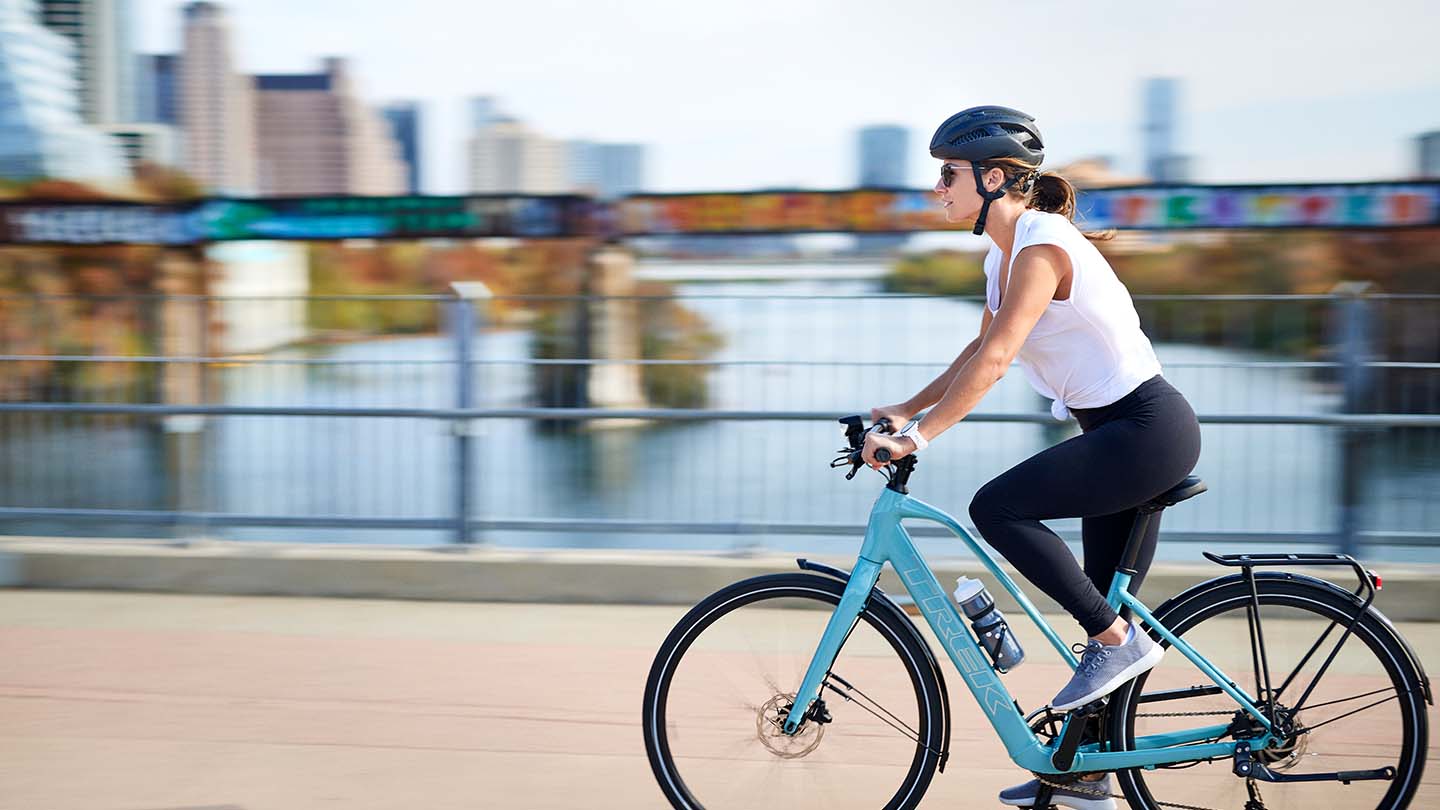 スタッガータイプのフレームのTrek FX+2