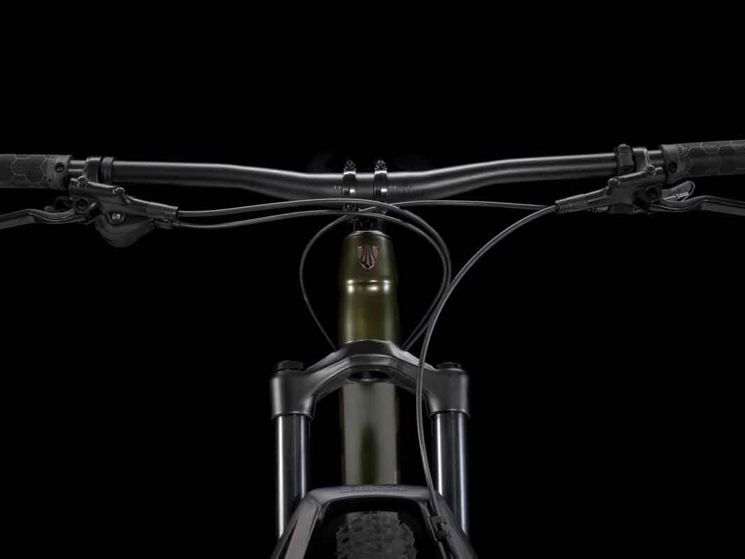 Trek Roscoe7（トレック ロスコ7）のゴールドのヘッドマーク