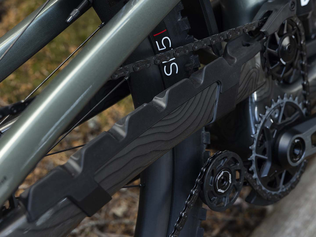TrekブランドのSlashというMTBのチェーンステイガード