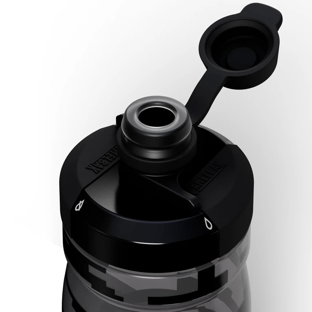 Camelbak（キャメルバック）ポディウム ダート チル 0.44L/15oz ブラックデジカモ飲み口