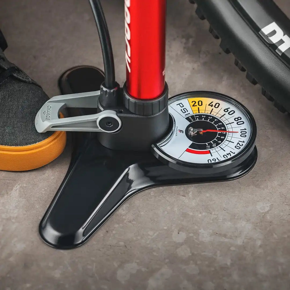 Feedback Sports（フィードバックスポーツ）Pneuma CC フロアポンプの切り替えフットレバー