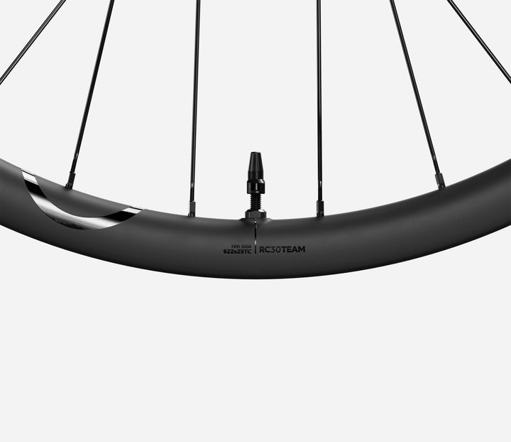 OQUO RC30 TEAM｜内幅25mm・快適性重視のカーボンホイール｜エンデュランス＆グラベル