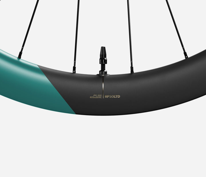 OQUO RP50 LTD｜高速巡航と荒れた路面で真価を発揮するワイドリム・エアロホイール