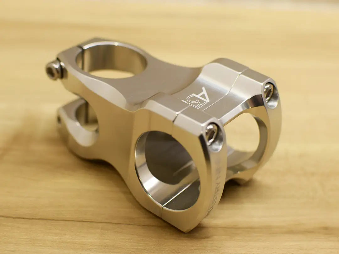 INDUSTRY NINE Mountain STEM A318（インダストリーナイン マウンテンステム）Silver （ シルバー）