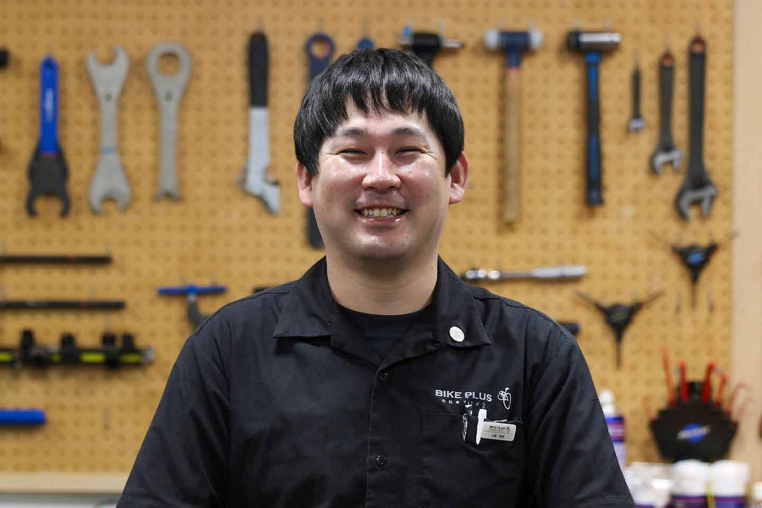 バイクプラス多摩センター店スタッフ大西の顔写真