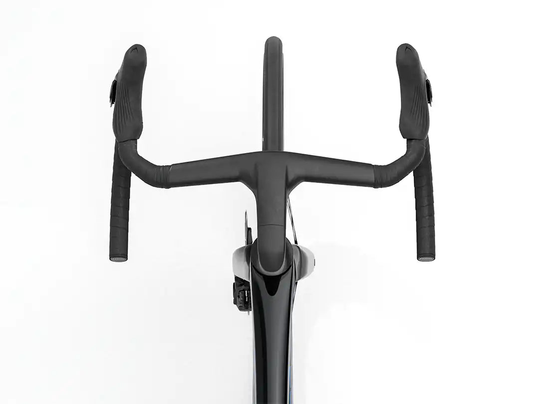 車種：Madone SLR 9 Gen 8　カラー：ICON Shimano Dura-Ace x Trek　ハンドル真上から