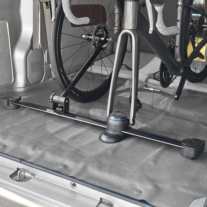 ミノウラの車載キャリアVERGO Bkack コンプリートキットを車内に設置