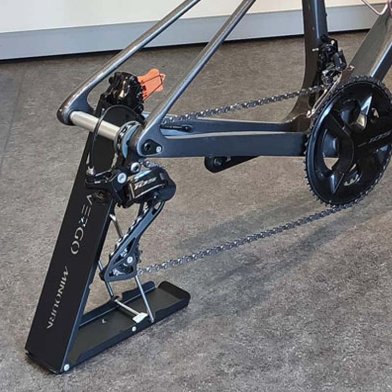 ミノウラのVERGO コンプリートキットに付属するリアエンドサポーター