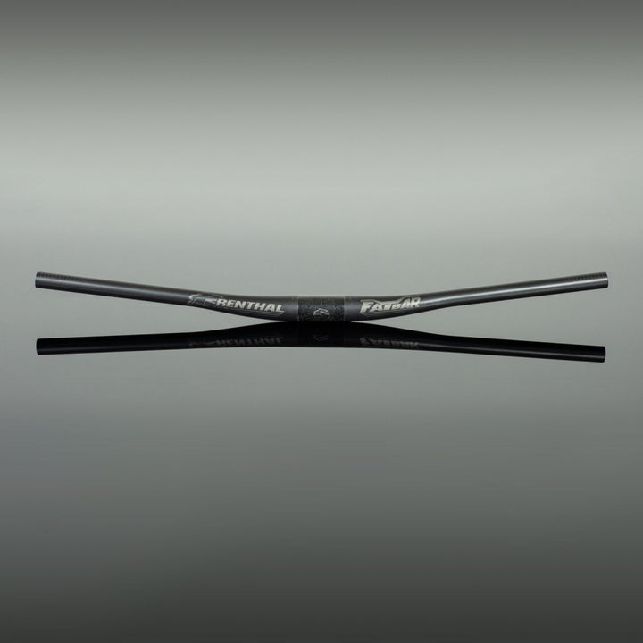 ブランド名：レンサル、商品名：ファットバー ライト カーボン 35、ライズ：10mm、ワイズ：760mm