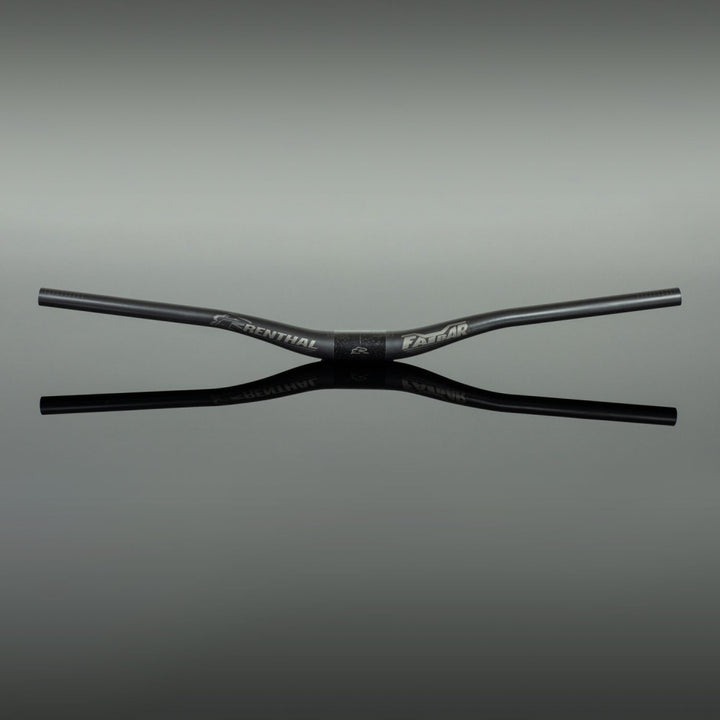 ブランド名：レンサル、商品名：ファットバー ライト カーボン 35、ライズ：30mm、ワイズ：760mm