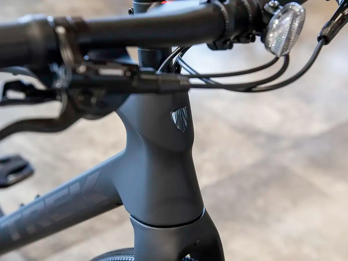 Trek FX Sport SL 4 2027年モデル カーボンクロスバイク