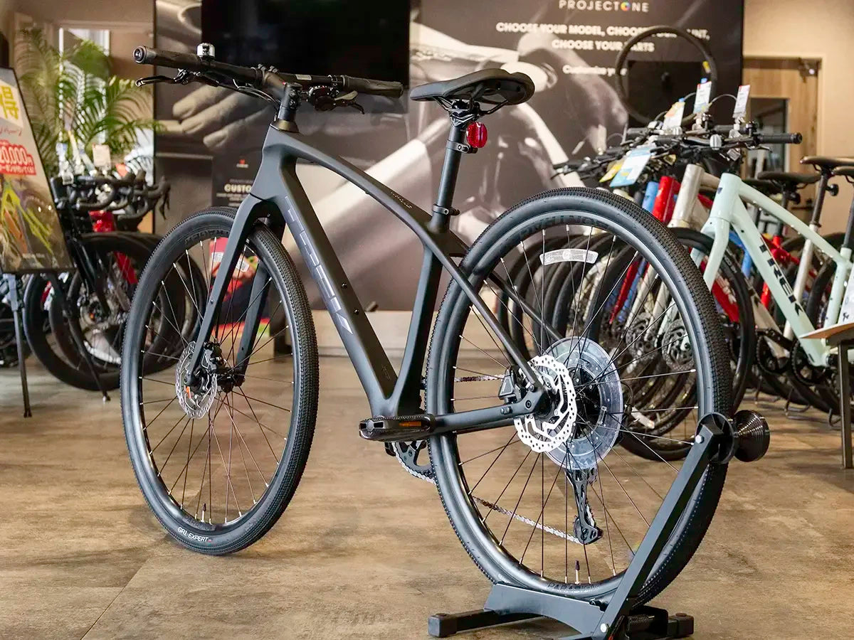 Trek FX Sport SL 4 2027年モデル カーボンクロスバイク