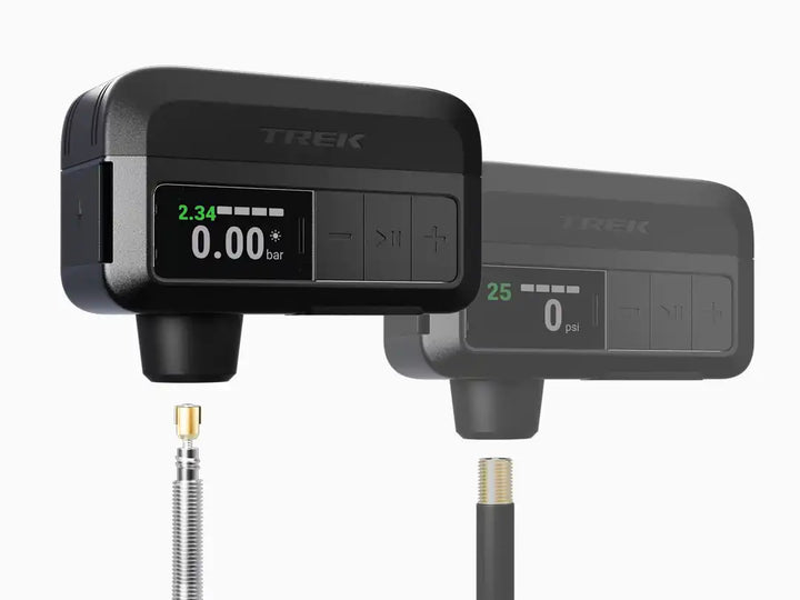 Trek Air Rush Electric Pump（トレック エア ラッシュ 電動ポンプ）仏式及び米式バルブアダプターが付属する