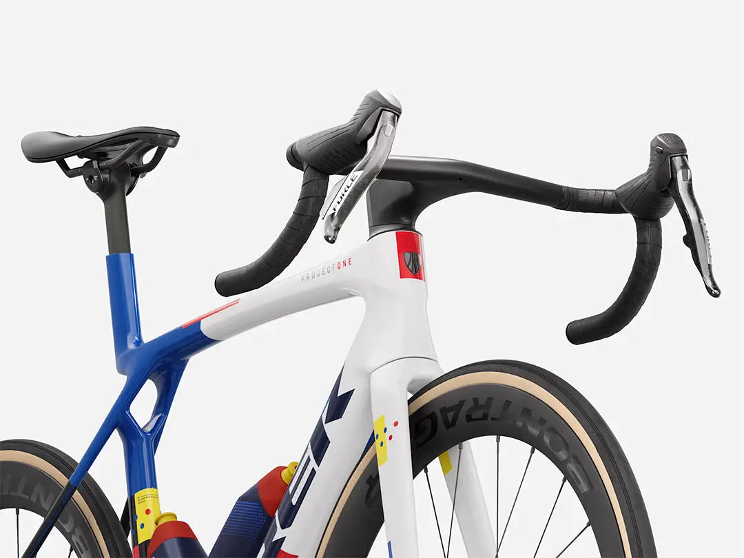 ブランド名：TREK、モデル名：Madone SLR 7 AXS Gen 8、カラー名：Lidl-Trek Team Replica、年式：2026 