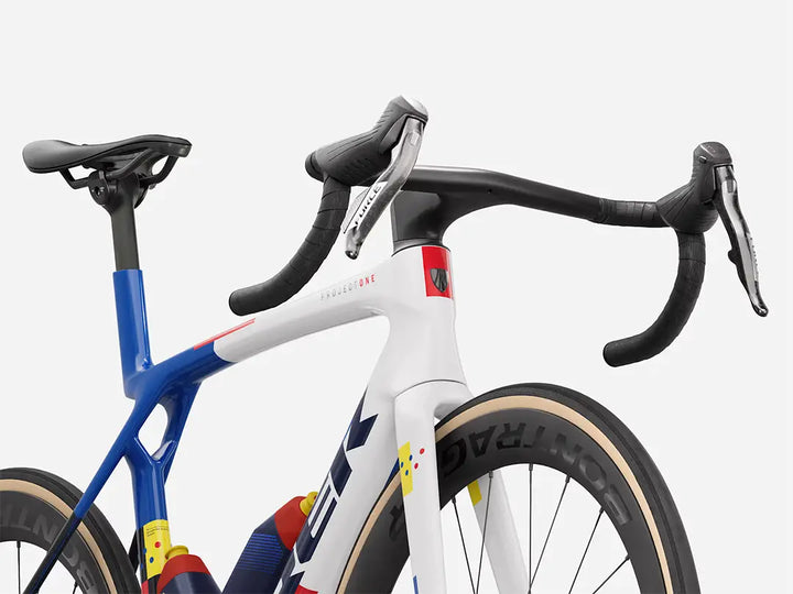 ブランド名：TREK、モデル名：Madone SLR 7 AXS Gen 8、カラー名：Lidl-Trek Team Replica、年式：2026 