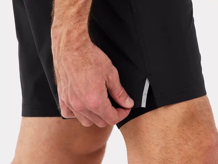 トレック クアンタムフィットネス バイクショーツの裾